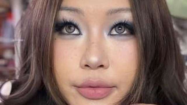 她怎么又来了…