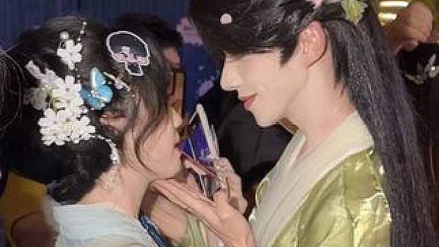 小狐狸开始发力让姐姐开心啦 我们6.19安徽阜阳见