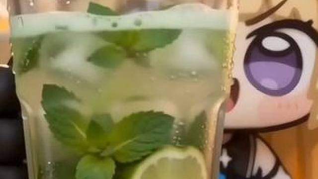 菲比卖薄荷水
