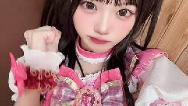 电眼女孩( •̀ ·̫ •́ )