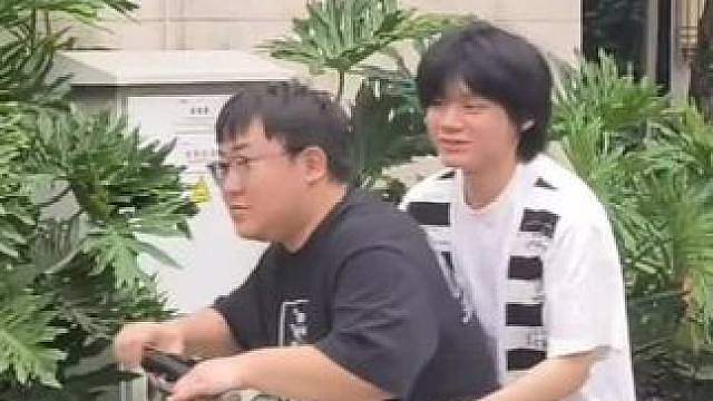 长生抱着轩染详下班了 轩染小挂件