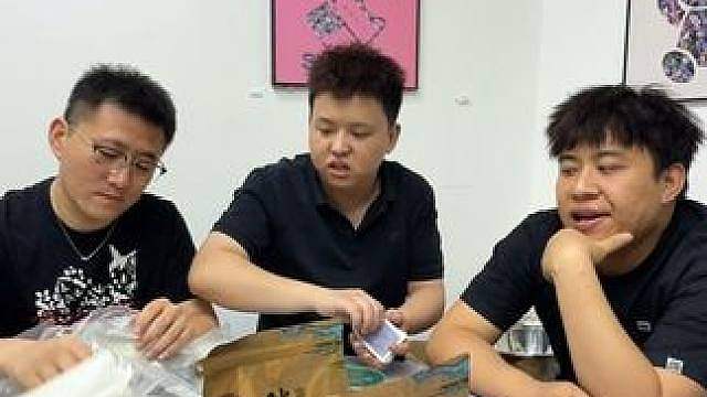 鸟弟站起来了？