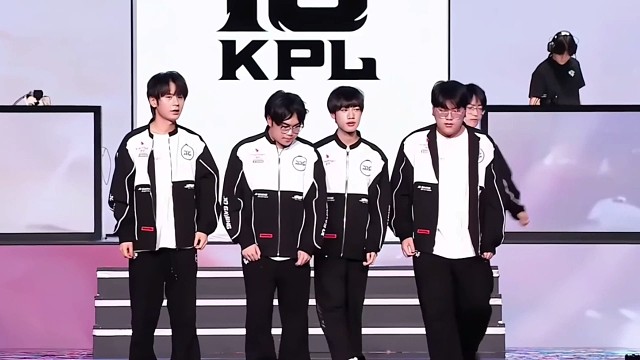 JDG已经大场BO5十二连胜了，横跨春季赛挑杯和夏季赛这也太猛了吧#JDG战胜SYG