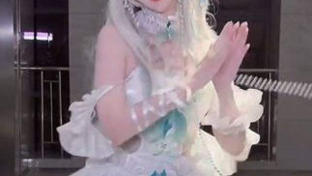 你好，来看小流萤！