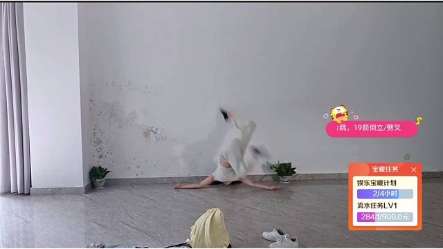 重生之我在虎牙当摔跤主播！！！