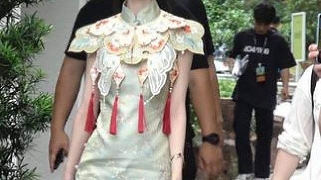 开始理解明星为什么在大街上容易被人认出来了