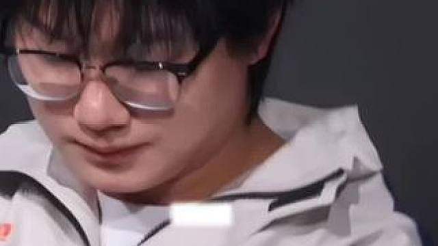 fly坐在替补席 觉得对不起粉丝 不想提前退役