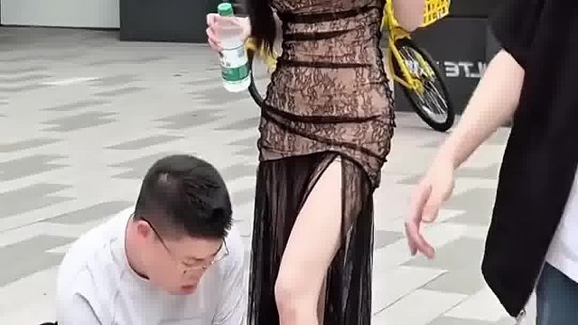 姐也是你能撩的？