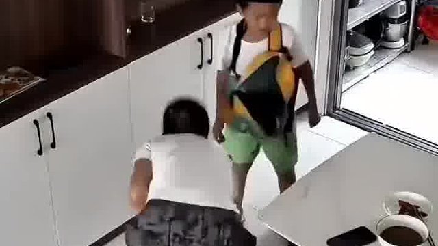 期末考试后妈妈如约买了礼物，开箱后 孩子却当场“红温”，网友：要是我也会崩溃