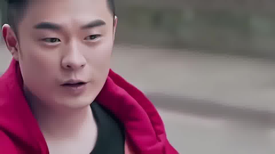 碰瓷的见多了，煎饼摊上碰瓷头一回见