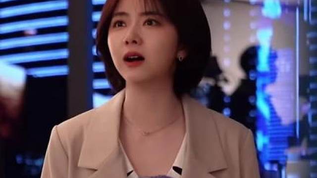 后来她再也不闹了。