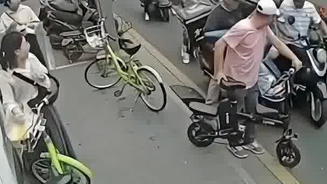联锁反应，一个人的过错，差点造成十几个家庭的痛苦