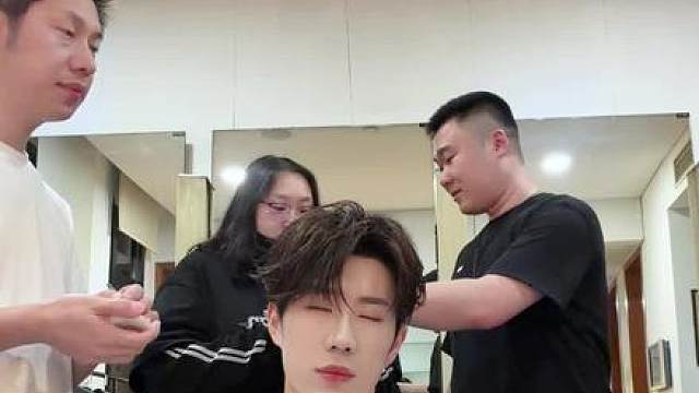 不儿是，我喷的可是香水诶，又不是臭水