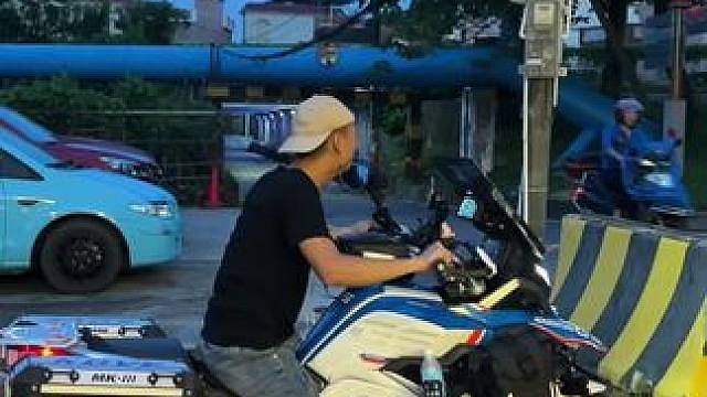 当我让骑仿赛的朋友尝试了 ADV 之后…哈哈