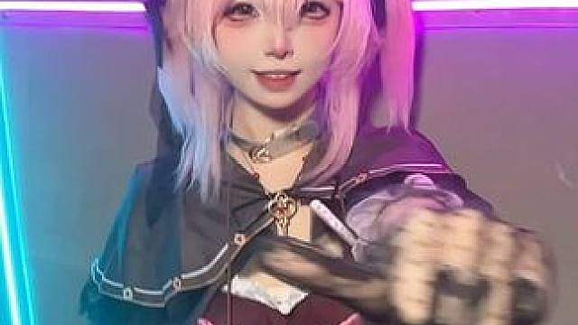 小菲这个萌！