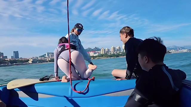 卡戴珊冲浪