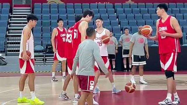 中国男篮全队已于今天上午完成踩场训练