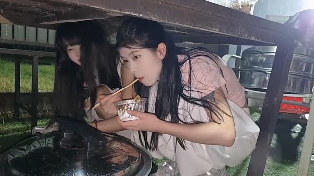 16028#冰冰抢修狗的位置吃饭