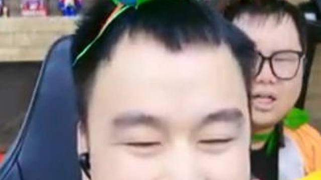 瘦子遇粉丝妹妹，全程给瘦子互动加油，给瘦子喊得枪都面了