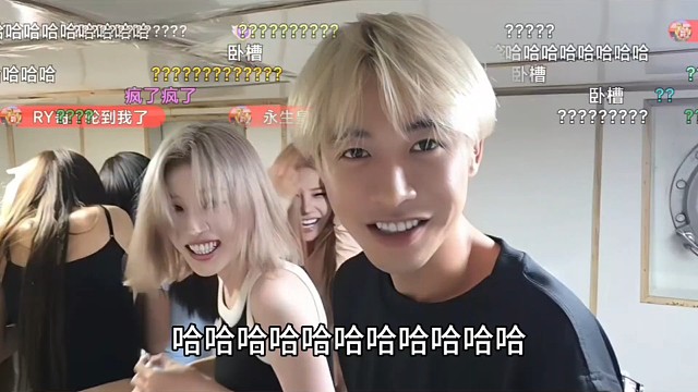子圣商务座彻底失控！神奇宝贝饿疯了一窝蜂抢饼干吃