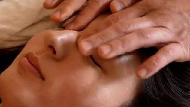 舒适的按摩放松体验，释放您的困意。