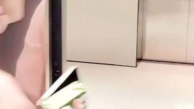 童锦程的化妆师也太诱人了，看得童直接受不了