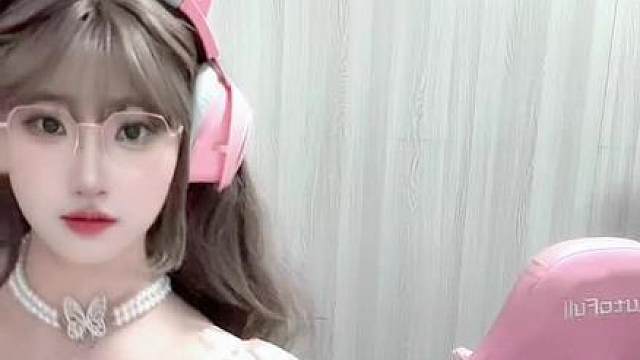 评论区抽一个夸我的，送今天剩下的6滴小小巨人！