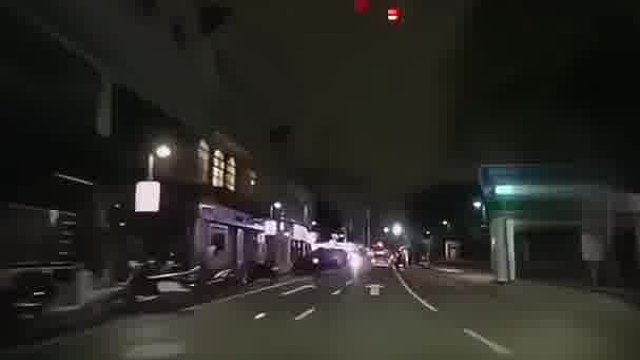 你再恢复一下你刚刚桀骜不驯的样子