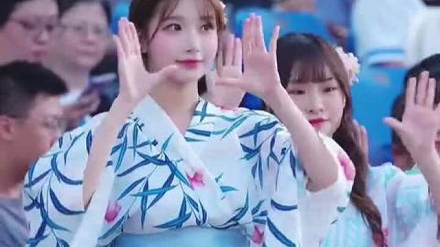 韩国美女啦啦队，清纯甜美可爱俏皮