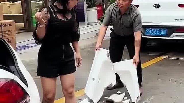 你拿住了，我开车门