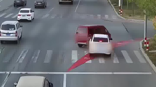 为啥白车要负全责？