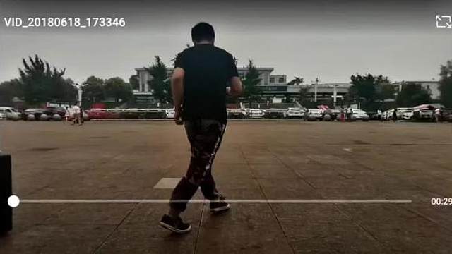 没想到我们曳步舞还能再火一把，是时候把我师傅的远古视频翻出来了