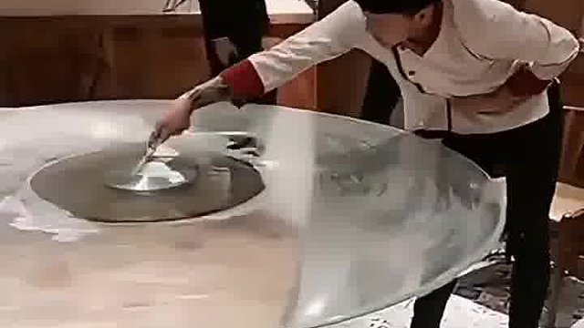 这服务员，一顿操作猛如虎
