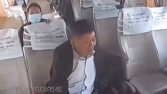 规范使用安全带究竟多重要，来看这个视频。
