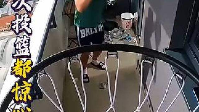 每一次投篮都惊心动魄，顶楼篮筐险象环生，罗德曼来了必闯祸