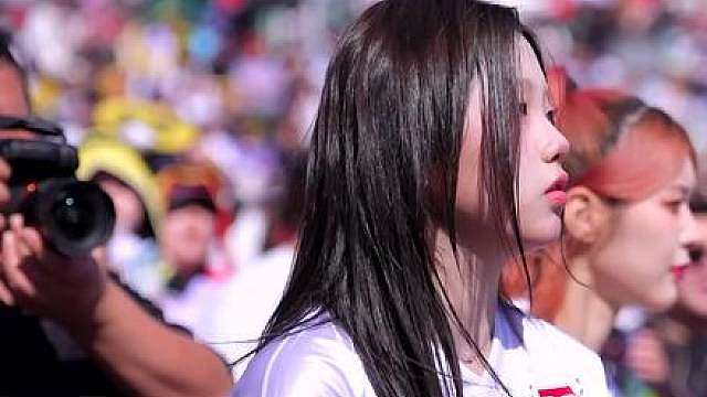 猜测不透的07年出生美女啦啦队员李睿恩 韩粉丝拍摄李睿恩啦啦队表演直拍舞蹈迷人眼神完美打 女
