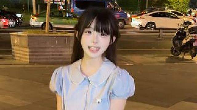 谁又惹她高兴了