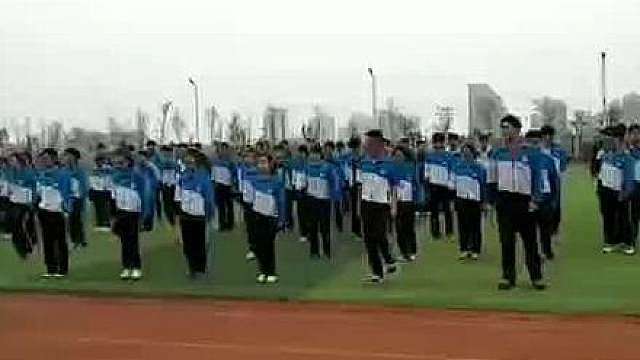 七年前的曳步舞课间操和今年的singasong对上了