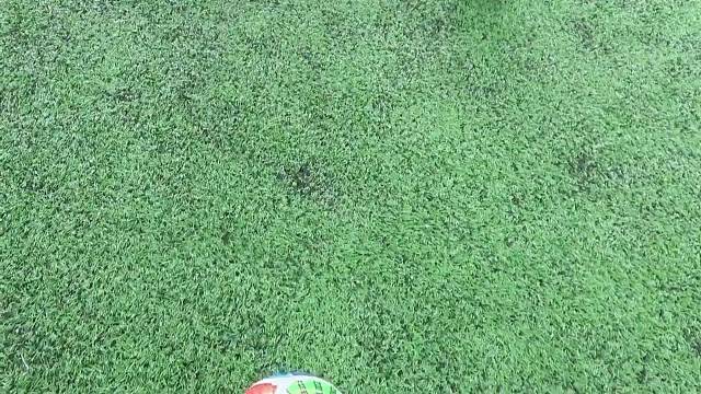 学妹叫你来踢球了