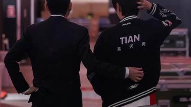 战马教练赛后安慰Tian