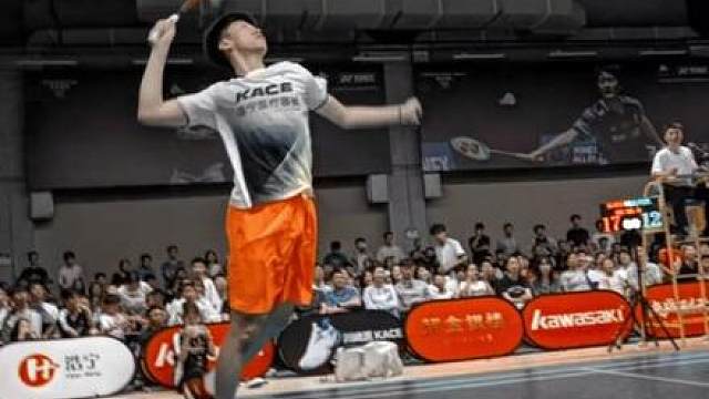 “凭吾年少凌云势，以此决心踏坦途”