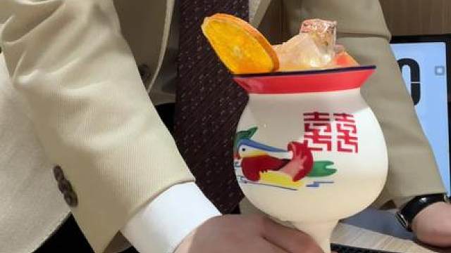 一杯酸酸甜甜带有东北“特色”的僵尸特调