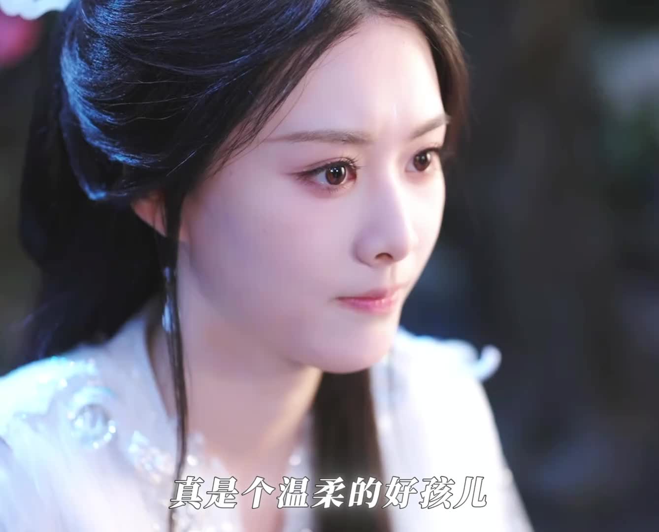 美女蛇妖爱上凡人徒弟，发誓不让任何人欺负他