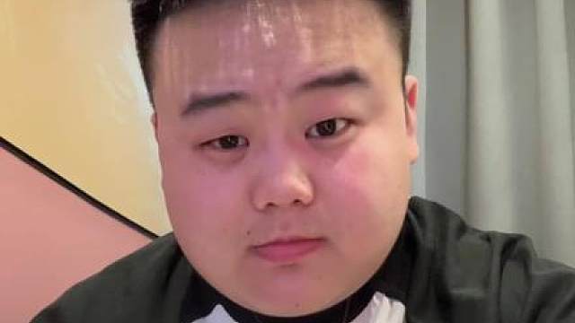 打瓦必跳迷核小曲手势舞