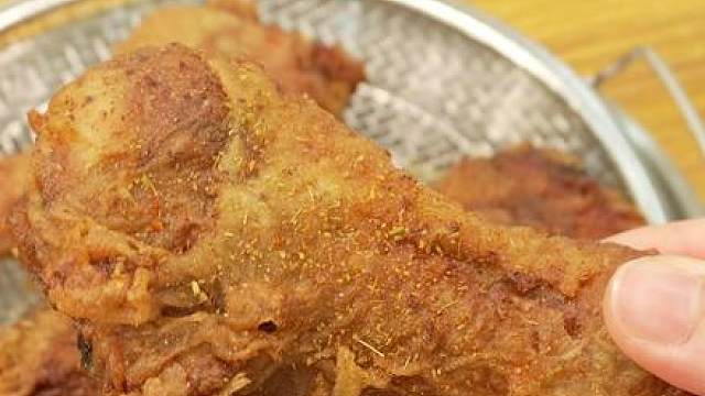【迪奥の厨房】复刻临榆炸鸡腿成功，皮脆肉嫩，香到停止思考！