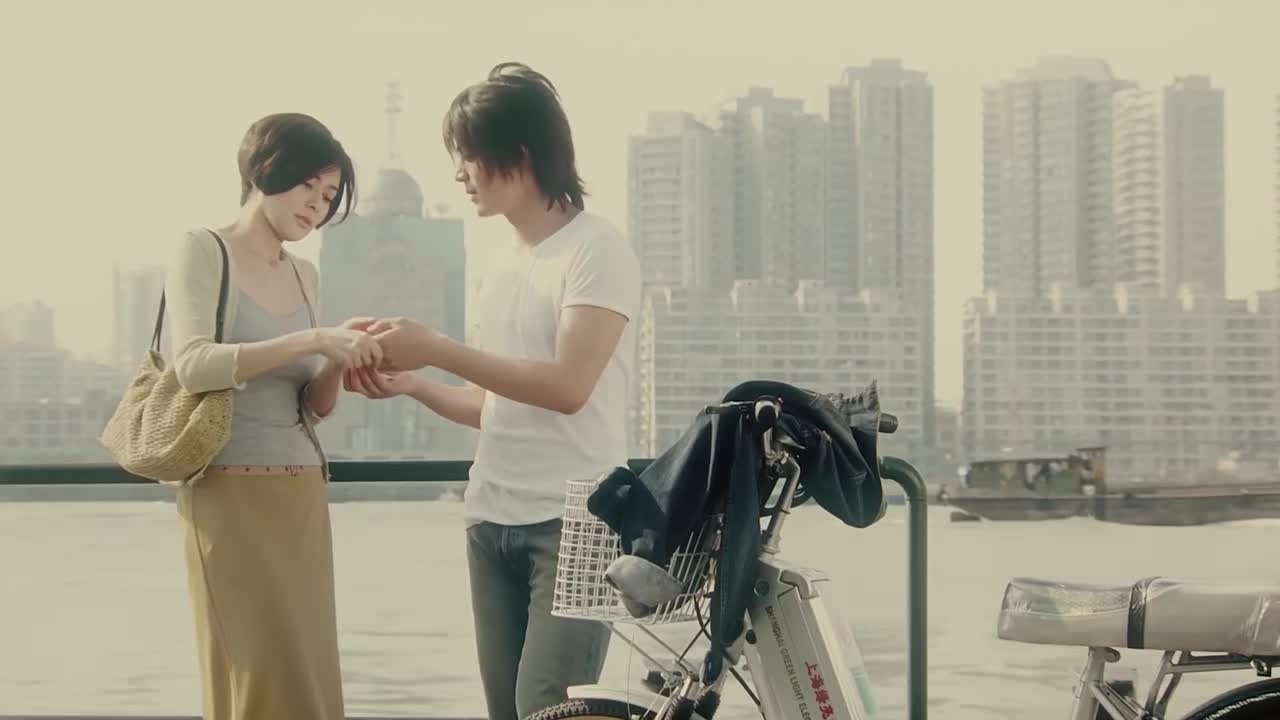 18.被丈夫冷落，她靠做头发排解情绪