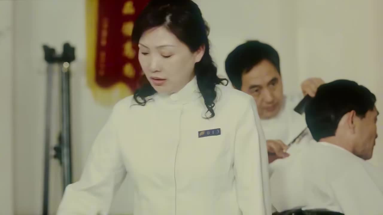 21.被丈夫冷落，她靠做头发排解情绪