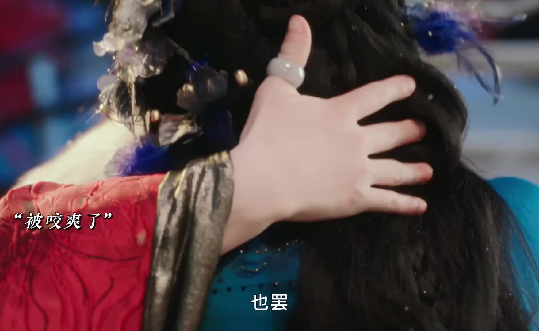 疯批王爷爱上自己的棋子，最后为爱痴狂掘坟鞭尸