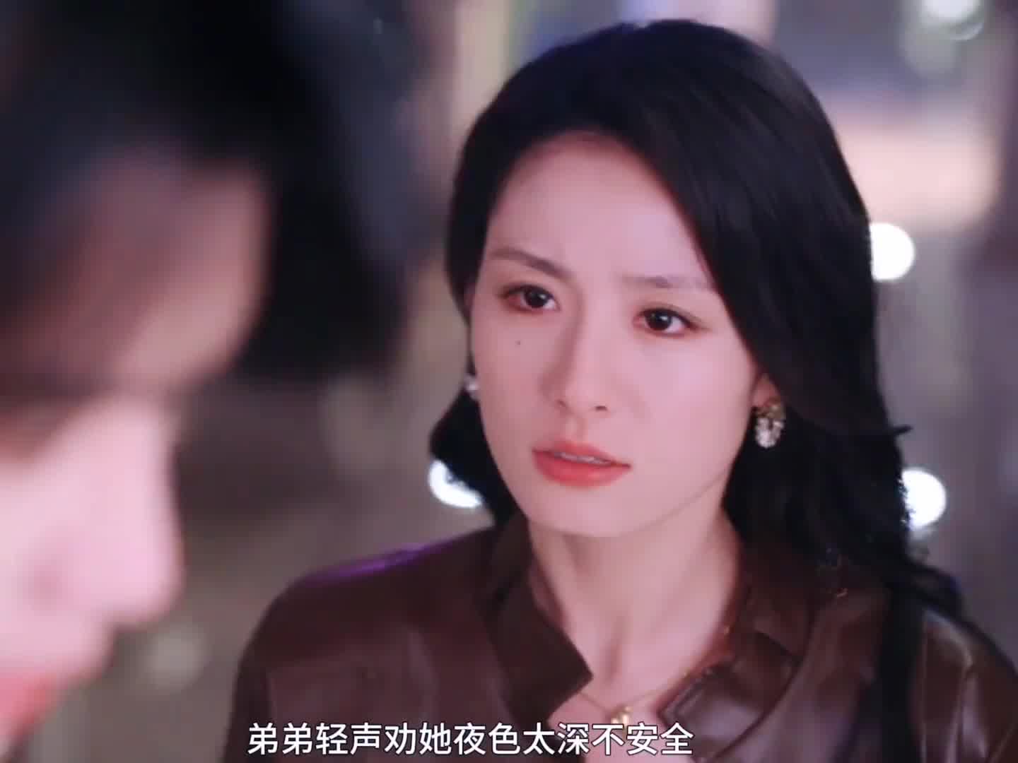 奶狗弟弟撞见男二强吻女人瞬间醋意大发！
