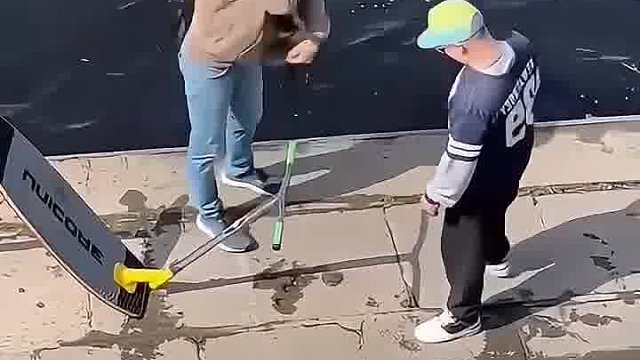 看把外卖小哥累的